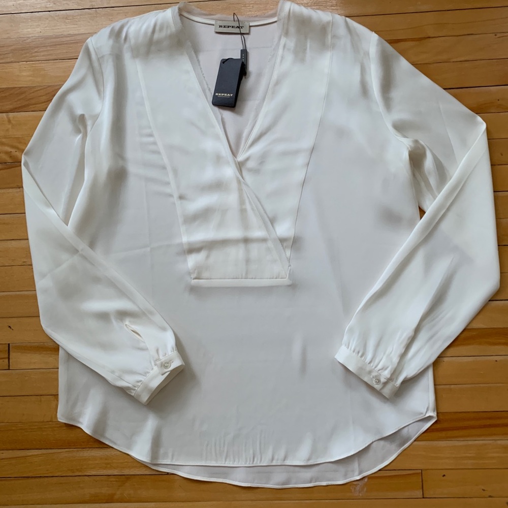 REPEAT Cashmere  silk blouse